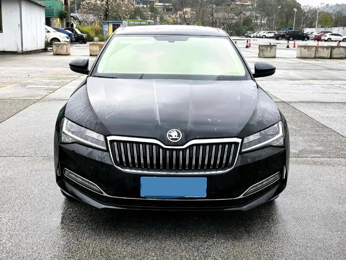 2023 Skoda Superb 1.4T 150HP L4 7DCT,autocango,china used car exporter,china ev exporter,chinese used car exporter,chinese used ev exporter