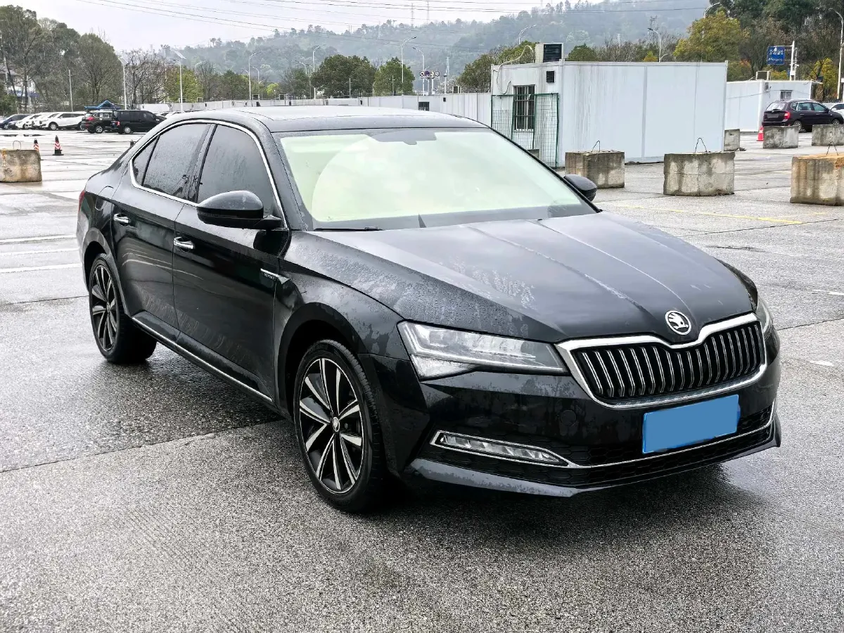 2023 Skoda Superb 1.4T 150HP L4 7DCT,autocango,china used car exporter,china ev exporter,chinese used car exporter,chinese used ev exporter