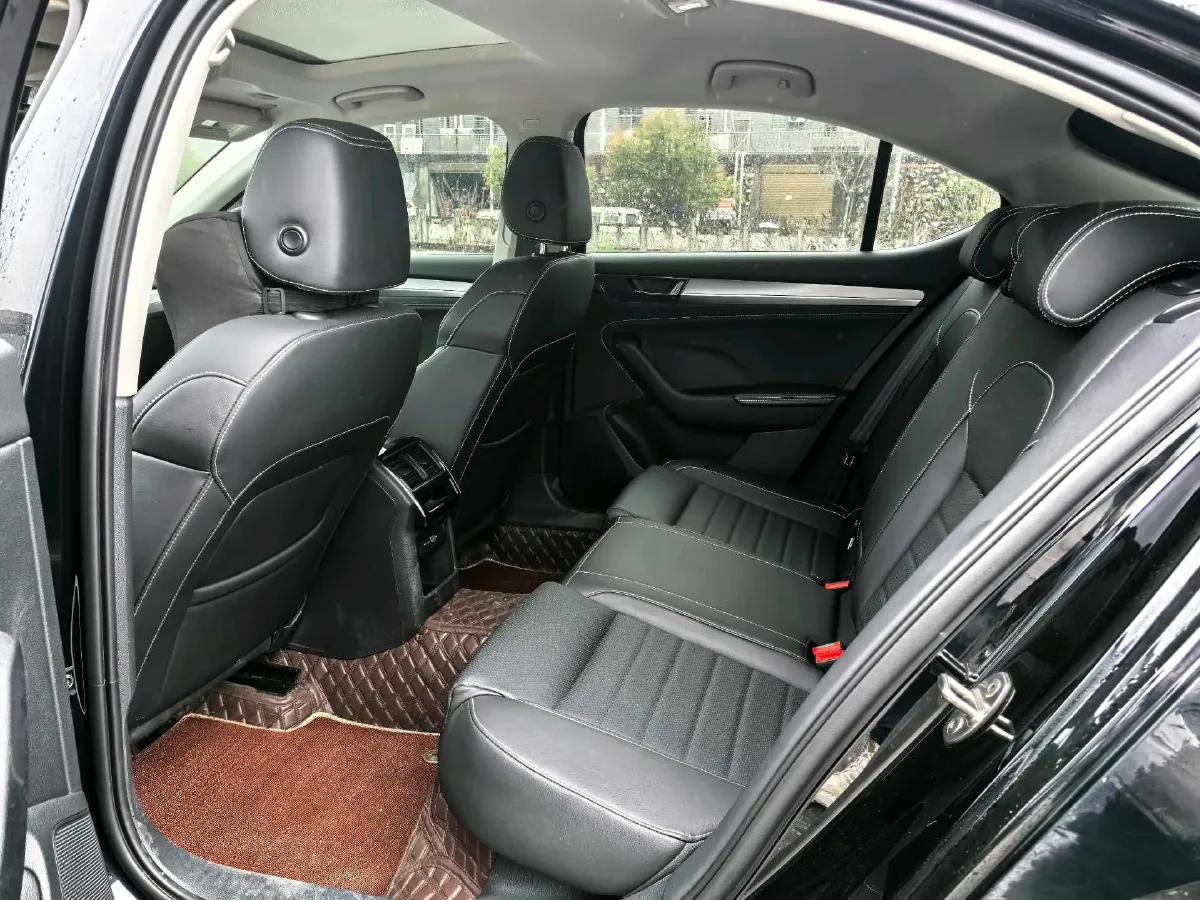 2023 Skoda Superb 1.4T 150HP L4 7DCT,autocango,china used car exporter,china ev exporter,chinese used car exporter,chinese used ev exporter