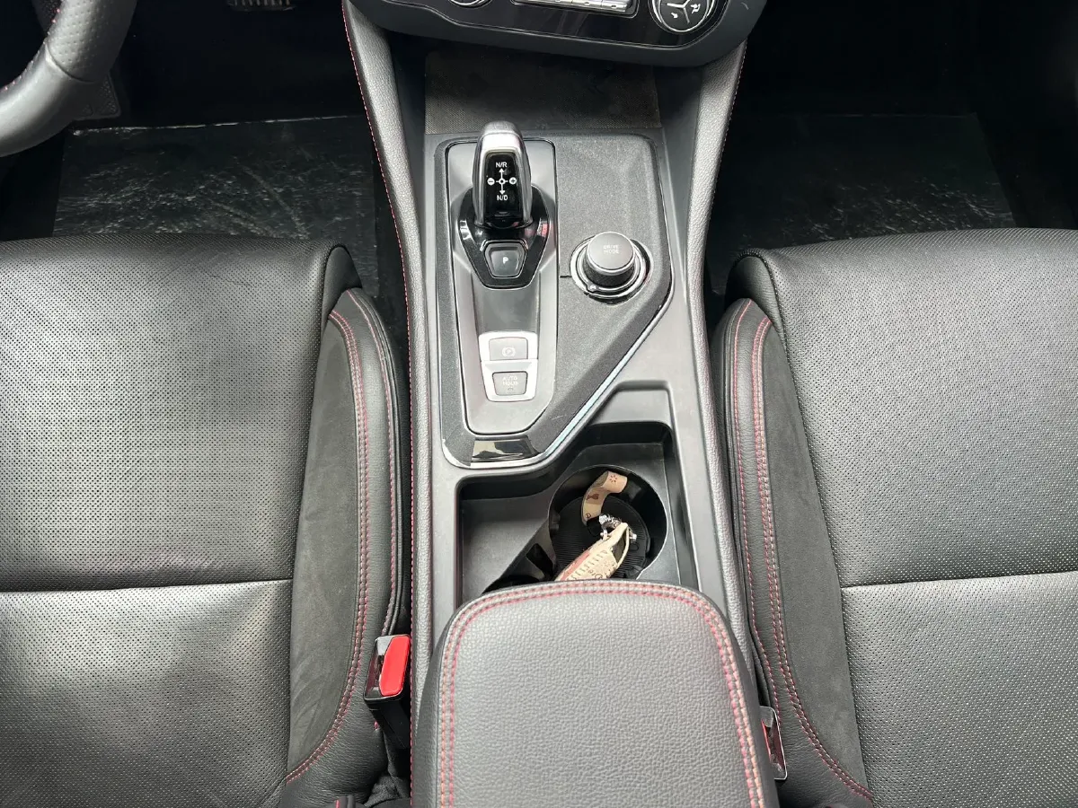 2018 Toyota C-HR 2.0L 171HP L4 CVT,autocango,china used car exporter,china ev exporter,chinese used car exporter,chinese used ev exporter