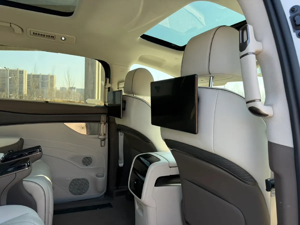 2022 Mercedes-Benz GLC Class 2.0T 197HP L4 9AT,autocango,china used car exporter,china ev exporter,chinese used car exporter,chinese used ev exporter