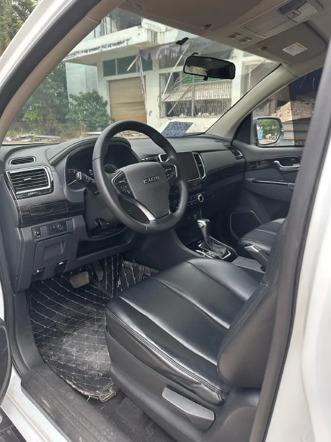 2020 Isuzu LingTuo 2.5T 150HP L4 6AT,autocango,china used car exporter,china ev exporter,chinese used car exporter,chinese used ev exporter