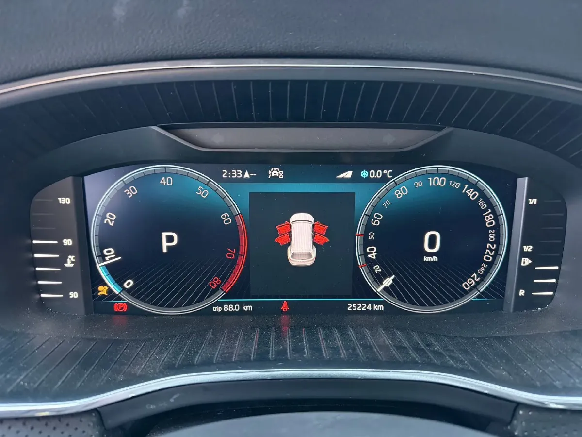 2022 Skoda Kodiak 2.0T 186HP L4 7DCT,autocango,china used car exporter,china ev exporter,chinese used car exporter,chinese used ev exporter