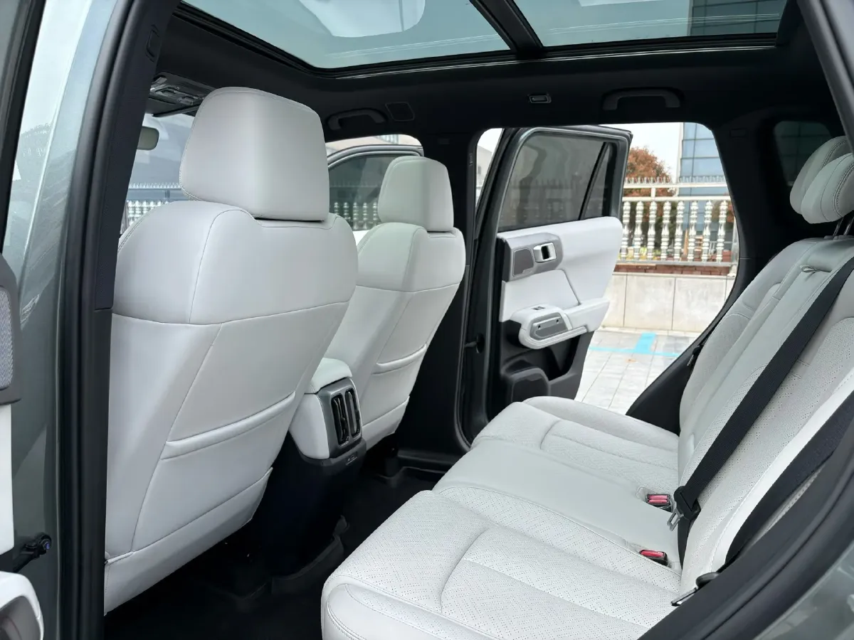 2025 FangChengBao Tai 3 BEV,autocango,china used car exporter,china ev exporter,chinese used car exporter,chinese used ev exporter