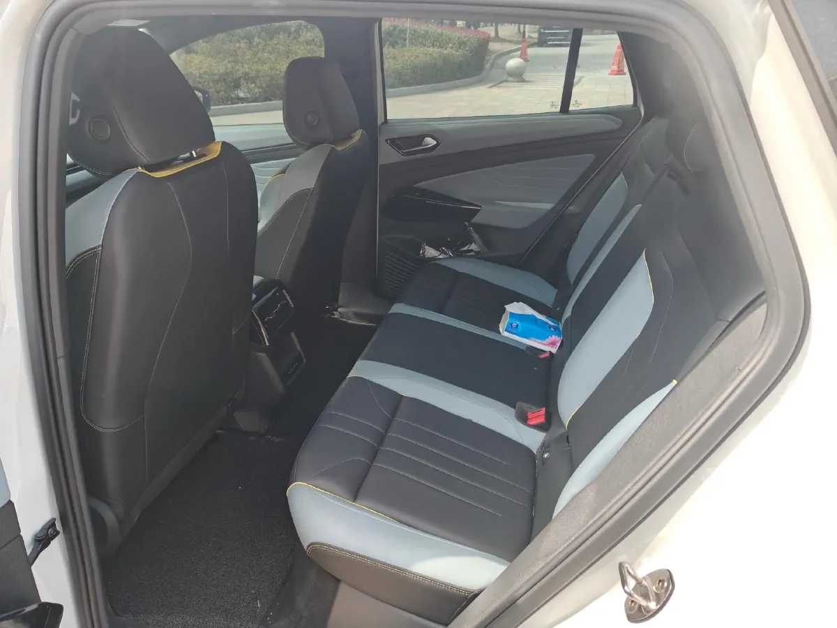 2025 Volkswagen ID.4 X BEV 52.8KWH,autocango,china used car exporter,china ev exporter,chinese used car exporter,chinese used ev exporter