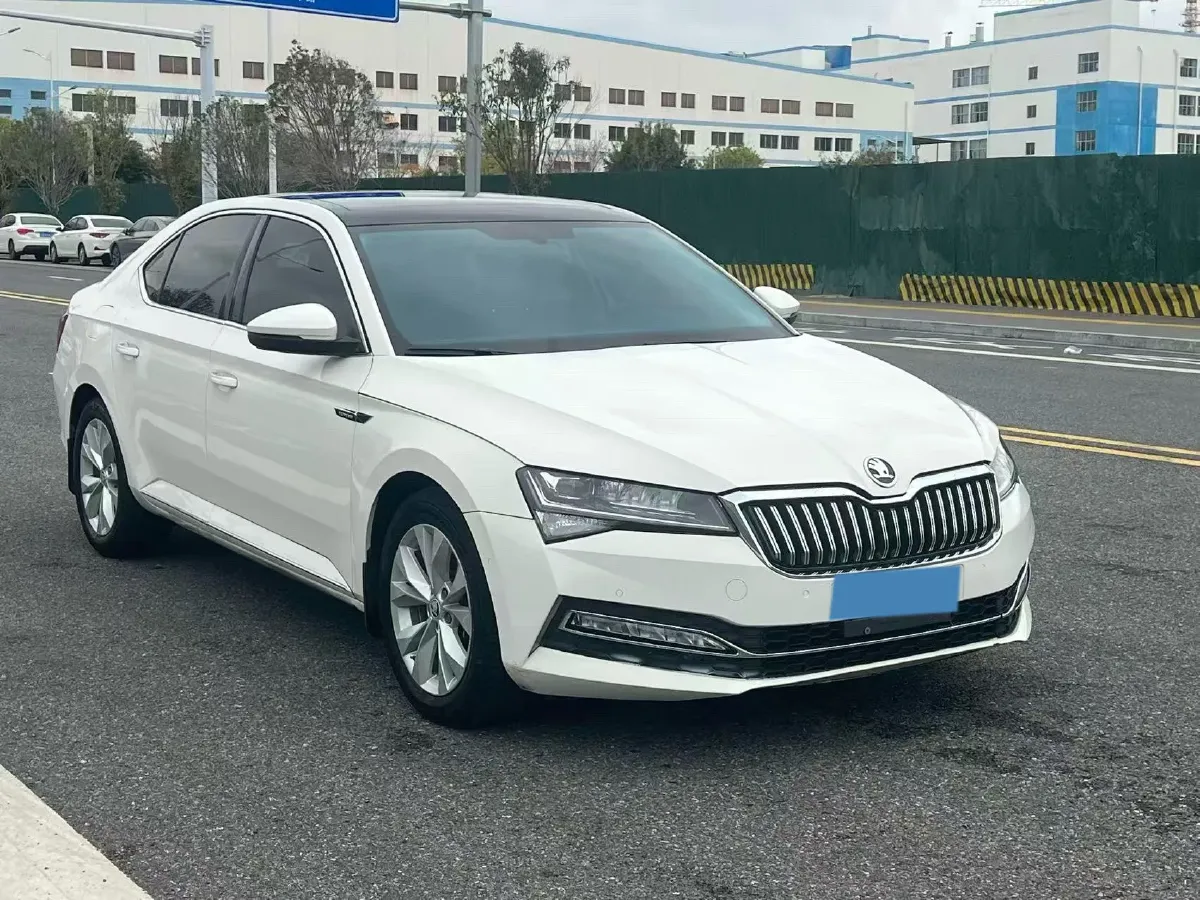 2019 Skoda Superb 1.4T 150HP L4 7DCT,autocango,china used car exporter,china ev exporter,chinese used car exporter,chinese used ev exporter
