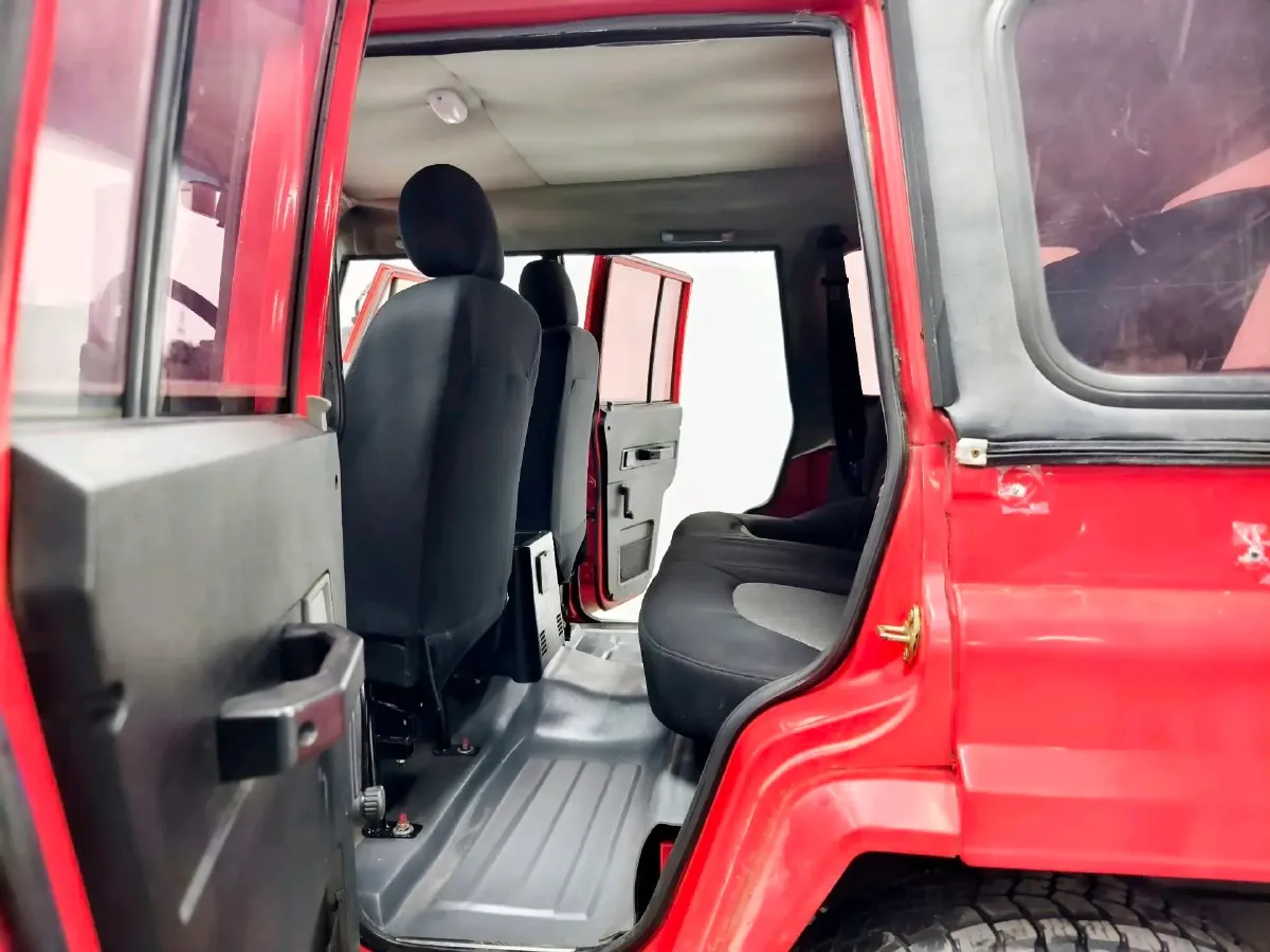 2016 BAW Battle Flag 2.0L 102HP L4 5MT,autocango,china used car exporter,china ev exporter,chinese used car exporter,chinese used ev exporter