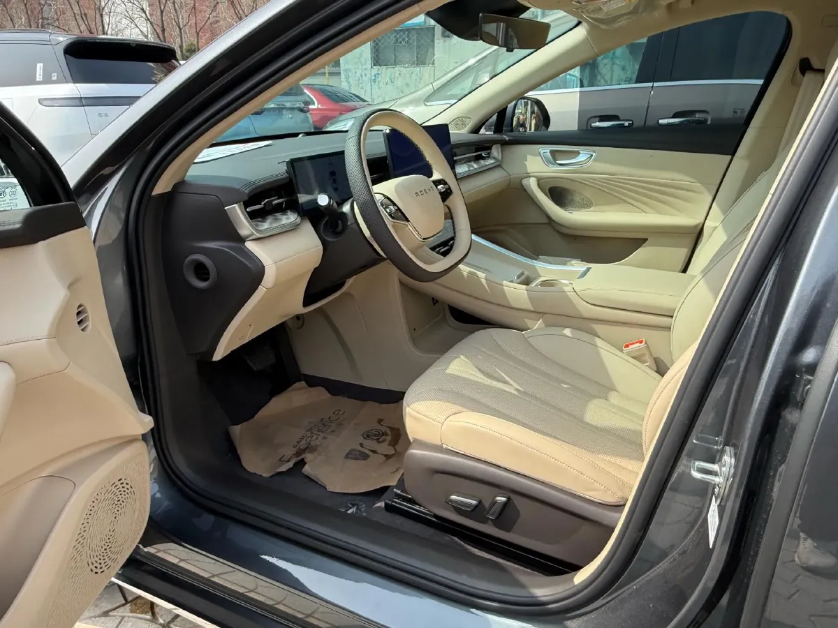 2025 Roewe M7 DMH 1.5L 112HP L4 1DHT PHEV,autocango,china used car exporter,china ev exporter,chinese used car exporter,chinese used ev exporter