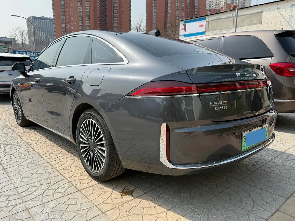 2025 Roewe M7 DMH 1.5L 112HP L4 1DHT PHEV,autocango,china used car exporter,china ev exporter,chinese used car exporter,chinese used ev exporter