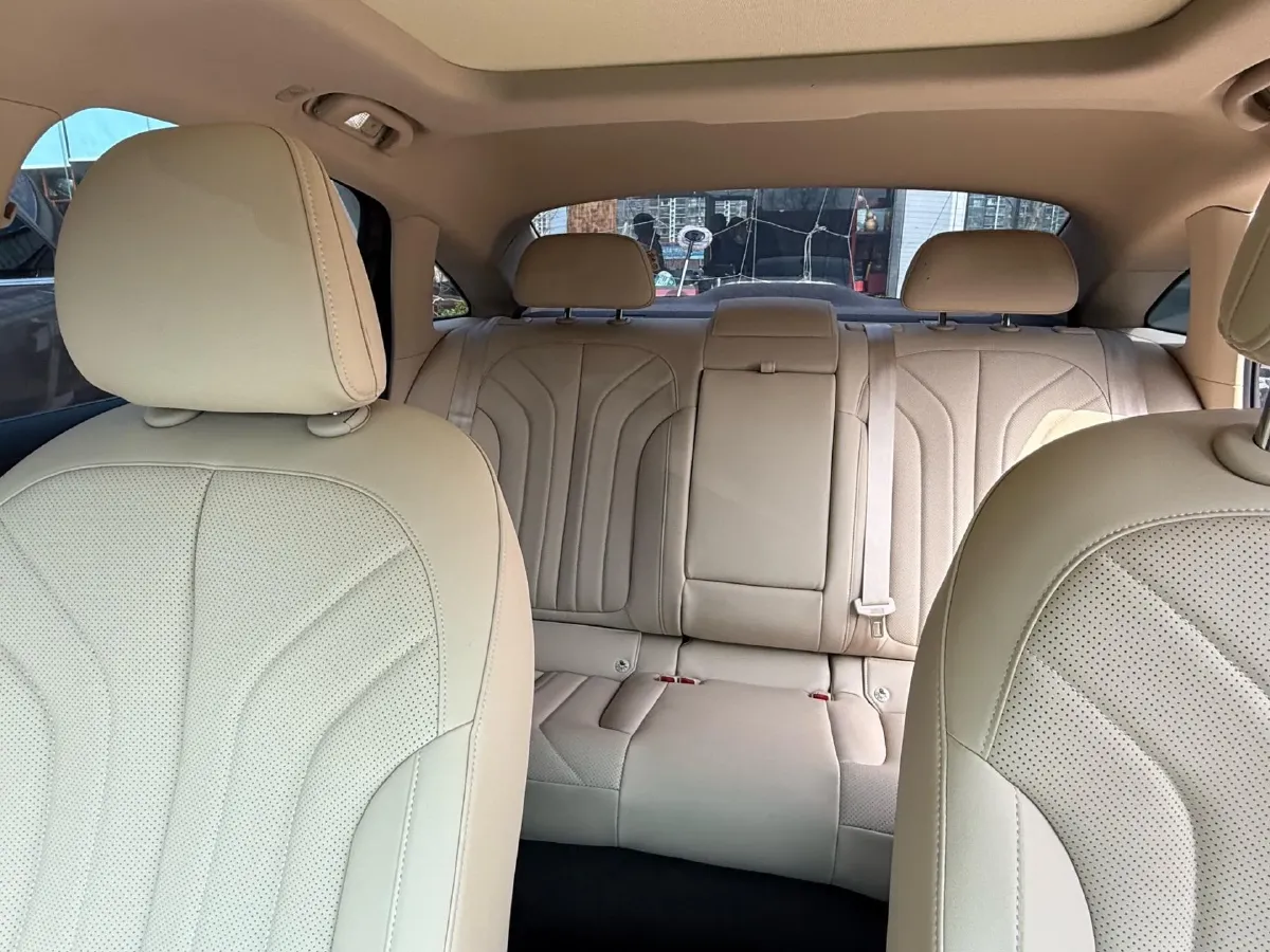 2025 Roewe M7 DMH 1.5L 112HP L4 1DHT PHEV,autocango,china used car exporter,china ev exporter,chinese used car exporter,chinese used ev exporter