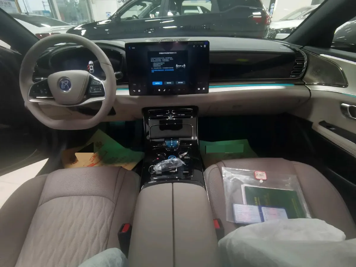 2025 BYD Han 1.5T 156HP L4 E-CVT PHEV,autocango,china used car exporter,china ev exporter,chinese used car exporter,chinese used ev exporter