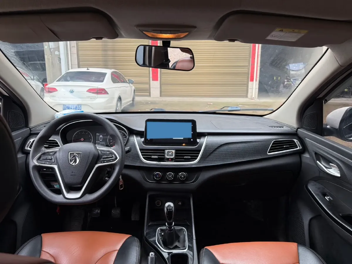 2021 BaoJun 730 1.5T 147HP L4 6MT,autocango,china used car exporter,china ev exporter,chinese used car exporter,chinese used ev exporter