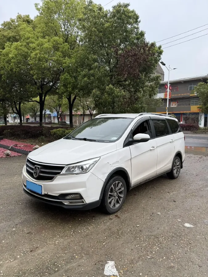 2021 BaoJun 730 1.5T 147HP L4 6MT,autocango,china used car exporter,china ev exporter,chinese used car exporter,chinese used ev exporter