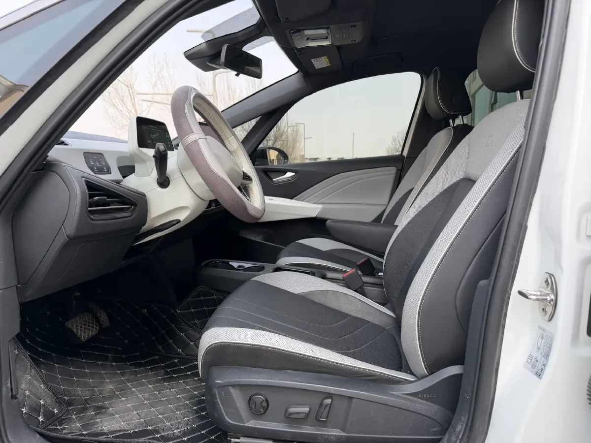 2025 Volkswagen ID.3 BEV 52.8KWH,autocango,china used car exporter,china ev exporter,chinese used car exporter,chinese used ev exporter