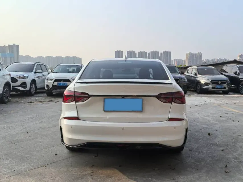 2019 Chevrolet Monza 1.3T 163HP L3 6AT,autocango,china used car exporter,china ev exporter,chinese used car exporter,chinese used ev exporter
