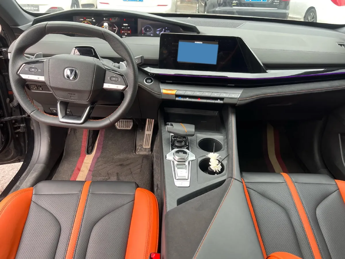 2024 ChangAn UNI-V 1.5T 188HP L4 7DCT,autocango,china used car exporter,china ev exporter,chinese used car exporter,chinese used ev exporter