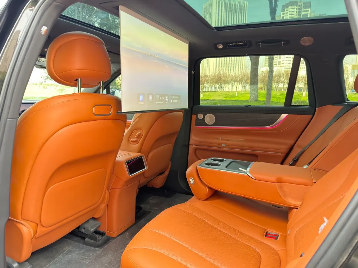 2025 AITO AITO M9 REEV 160HP REEV 52KWH,autocango,china used car exporter,china ev exporter,chinese used car exporter,chinese used ev exporter