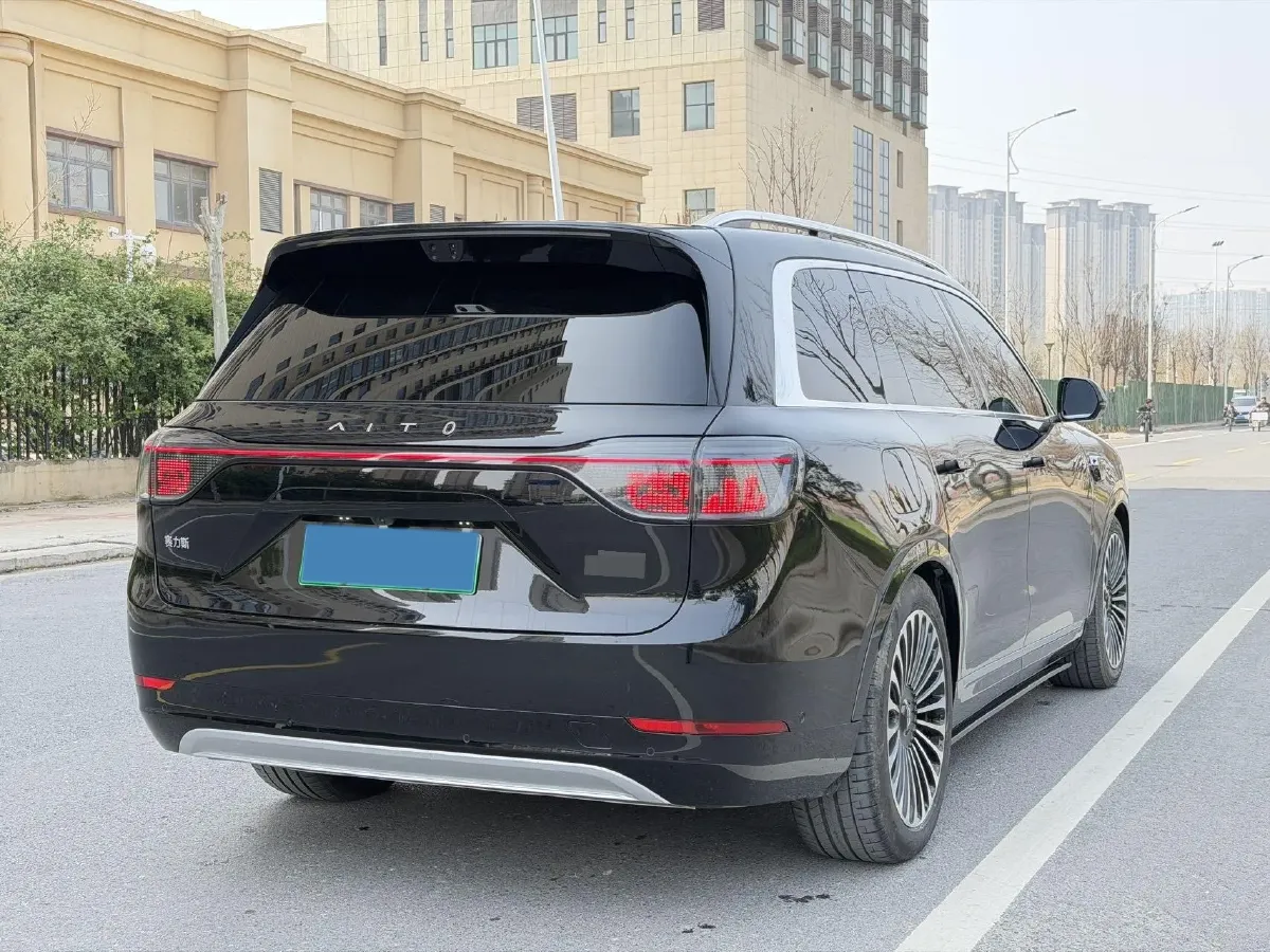 2025 AITO AITO M9 REEV 160HP REEV 52KWH,autocango,china used car exporter,china ev exporter,chinese used car exporter,chinese used ev exporter