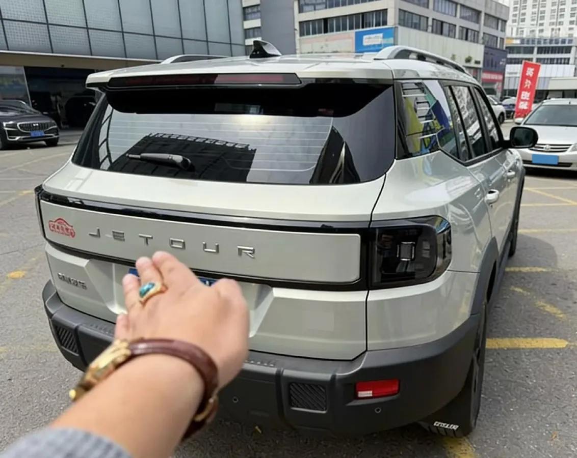 2025 Jetour DASHING 1.5T 184HP L4 7DCT,autocango,china used car exporter,china ev exporter,chinese used car exporter,chinese used ev exporter