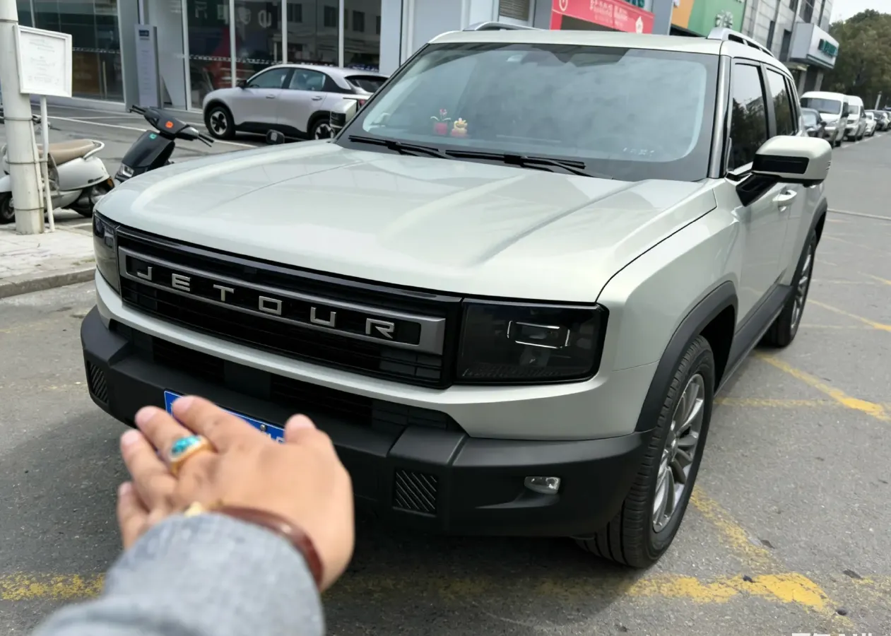 2025 Jetour DASHING 1.5T 184HP L4 7DCT,autocango,china used car exporter,china ev exporter,chinese used car exporter,chinese used ev exporter