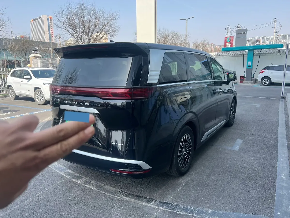2024 Denza D9 1.5T 139HP L4 E-CVT PHEV 40KWH,autocango,china used car exporter,china ev exporter,chinese used car exporter,chinese used ev exporter