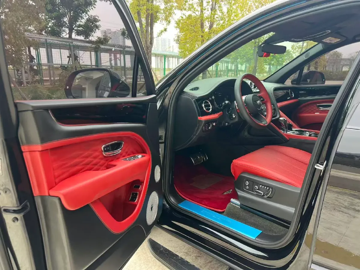 2023 Bentley Bentayga 4.0T 550HP V8 8AT,autocango,china used car exporter,china ev exporter,chinese used car exporter,chinese used ev exporter