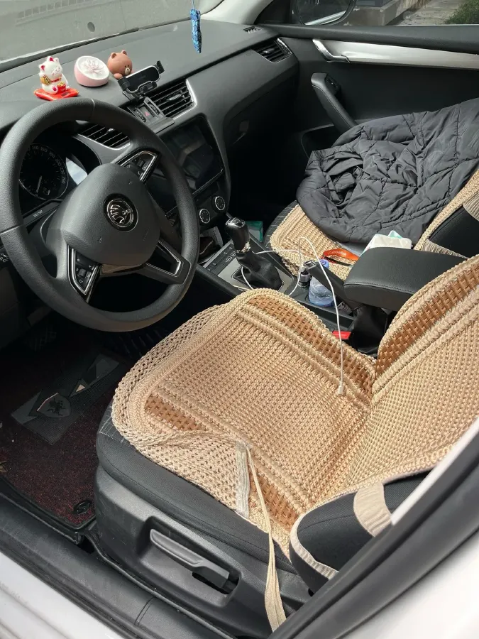 2020 Skoda Octavia 1.5L 113HP L4 6AT,autocango,china used car exporter,china ev exporter,chinese used car exporter,chinese used ev exporter