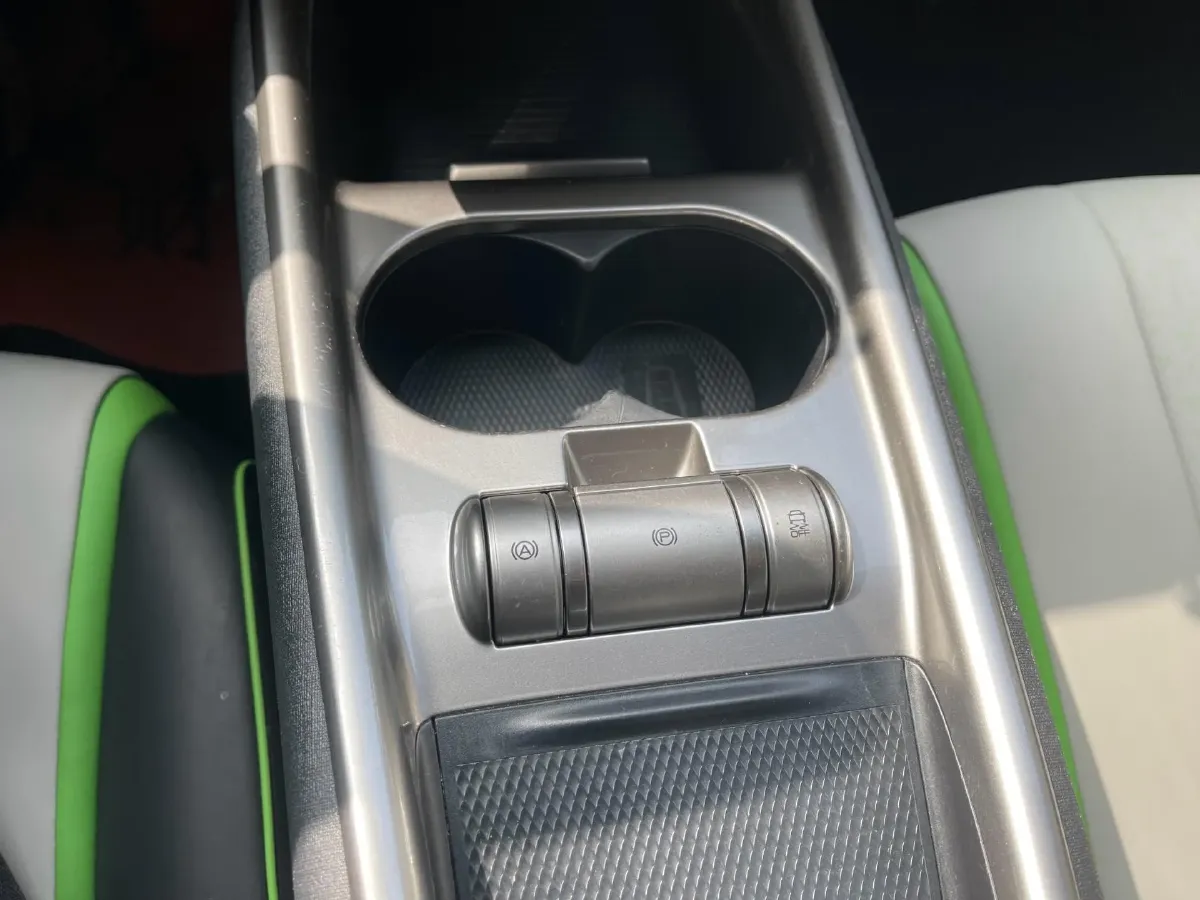 2021 Ford Escort 1.5L 122HP L3 6AT,autocango,china used car exporter,china ev exporter,chinese used car exporter,chinese used ev exporter