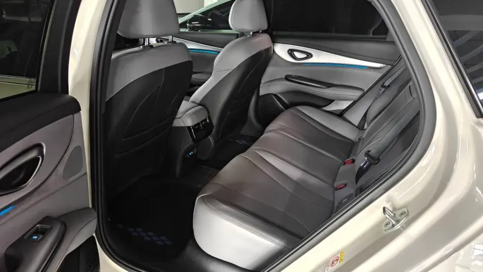 2025 BYD Seal07 DM-i 1.5L 101HP L4 E-CVT PHEV 17.6KWH,autocango,china used car exporter,china ev exporter,chinese used car exporter,chinese used ev exporter