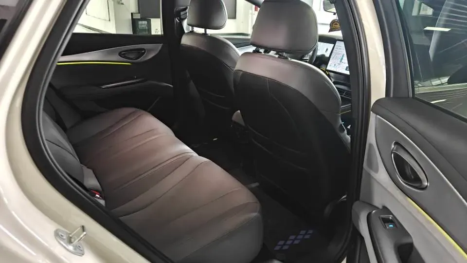 2025 BYD Seal07 DM-i 1.5L 101HP L4 E-CVT PHEV 17.6KWH,autocango,china used car exporter,china ev exporter,chinese used car exporter,chinese used ev exporter