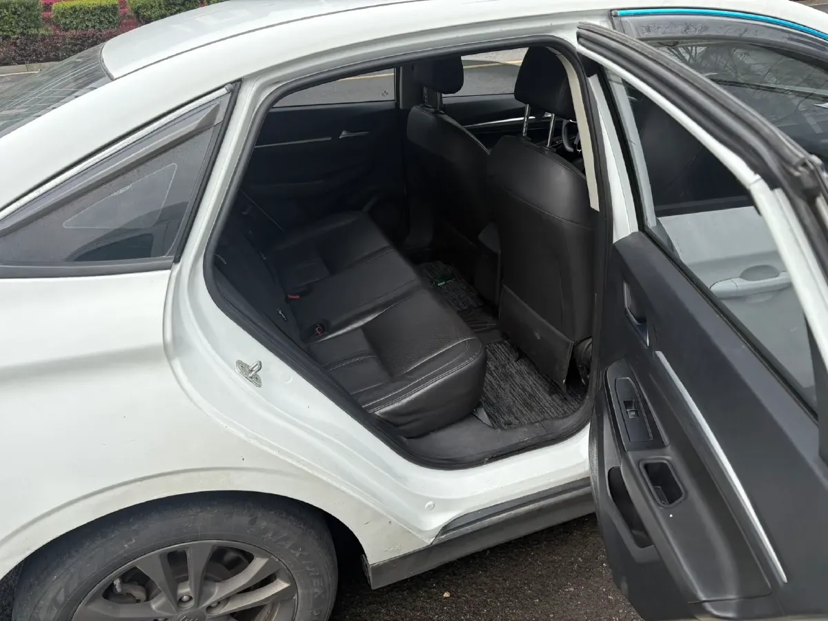 2021 Weltmeister E.5 BEV 49.92KWH,autocango,china used car exporter,china ev exporter,chinese used car exporter,chinese used ev exporter