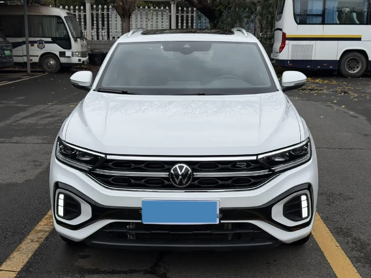 2024 Volkswagen T-Roc 1.5T 160HP L4 7DCT,autocango,china used car exporter,china ev exporter,chinese used car exporter,chinese used ev exporter