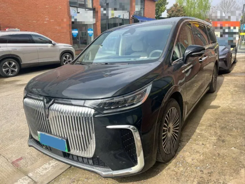 2025 Voyah Dream 1.5T 150HP L4 PHEV 41.7KWH,autocango,china used car exporter,china ev exporter,chinese used car exporter,chinese used ev exporter