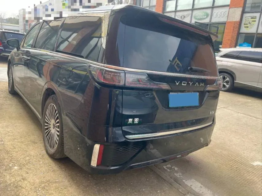 2025 Voyah Dream 1.5T 150HP L4 PHEV 41.7KWH,autocango,china used car exporter,china ev exporter,chinese used car exporter,chinese used ev exporter