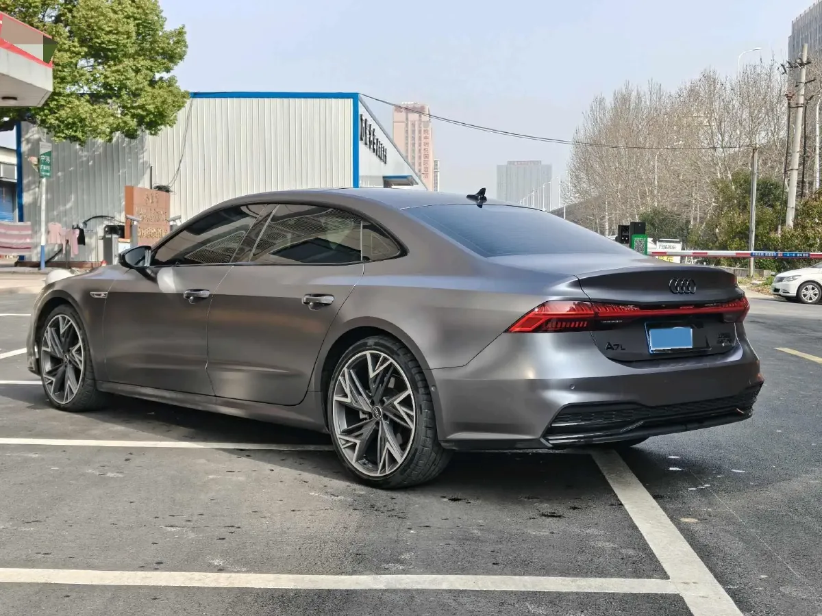 2024 Audi A7L 2.0T 245HP L4 7DCT,autocango,china used car exporter,china ev exporter,chinese used car exporter,chinese used ev exporter