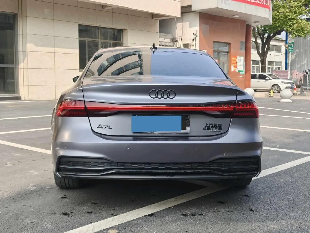 2024 Audi A7L 2.0T 245HP L4 7DCT,autocango,china used car exporter,china ev exporter,chinese used car exporter,chinese used ev exporter