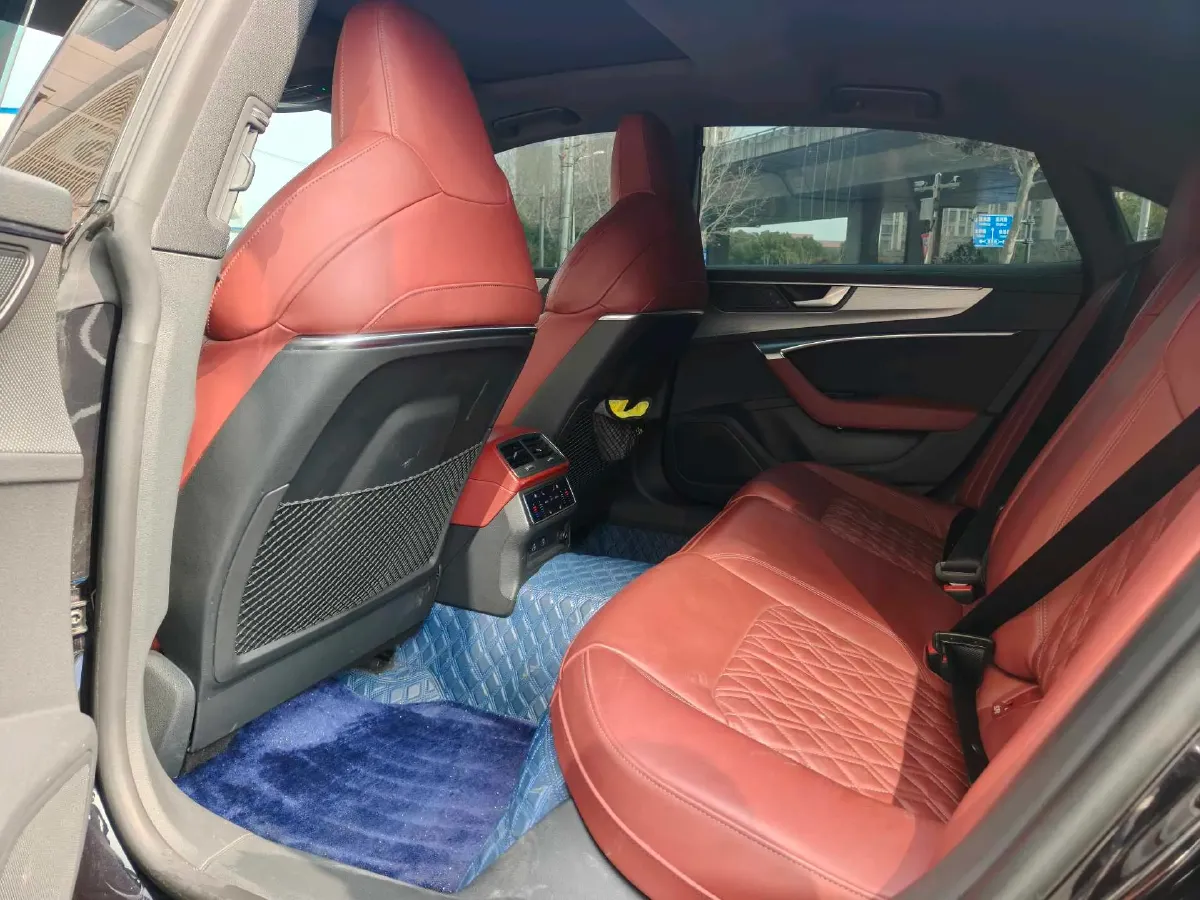 2024 Audi A7L 2.0T 245HP L4 7DCT,autocango,china used car exporter,china ev exporter,chinese used car exporter,chinese used ev exporter