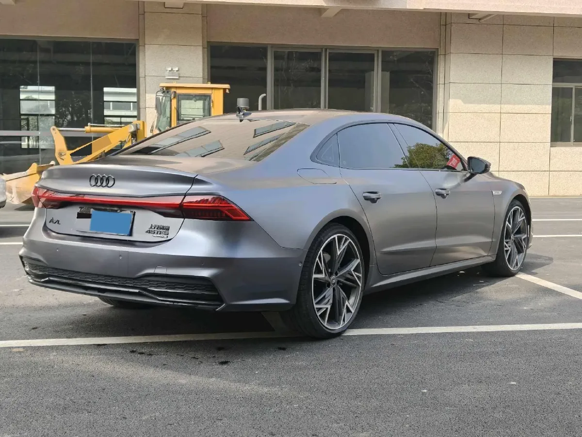 2024 Audi A7L 2.0T 245HP L4 7DCT,autocango,china used car exporter,china ev exporter,chinese used car exporter,chinese used ev exporter