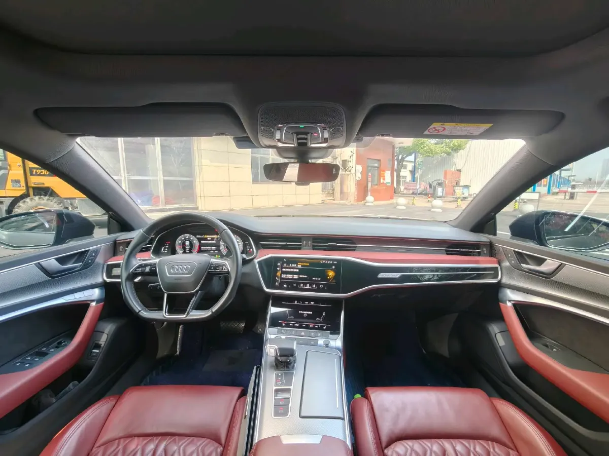 2024 Audi A7L 2.0T 245HP L4 7DCT,autocango,china used car exporter,china ev exporter,chinese used car exporter,chinese used ev exporter