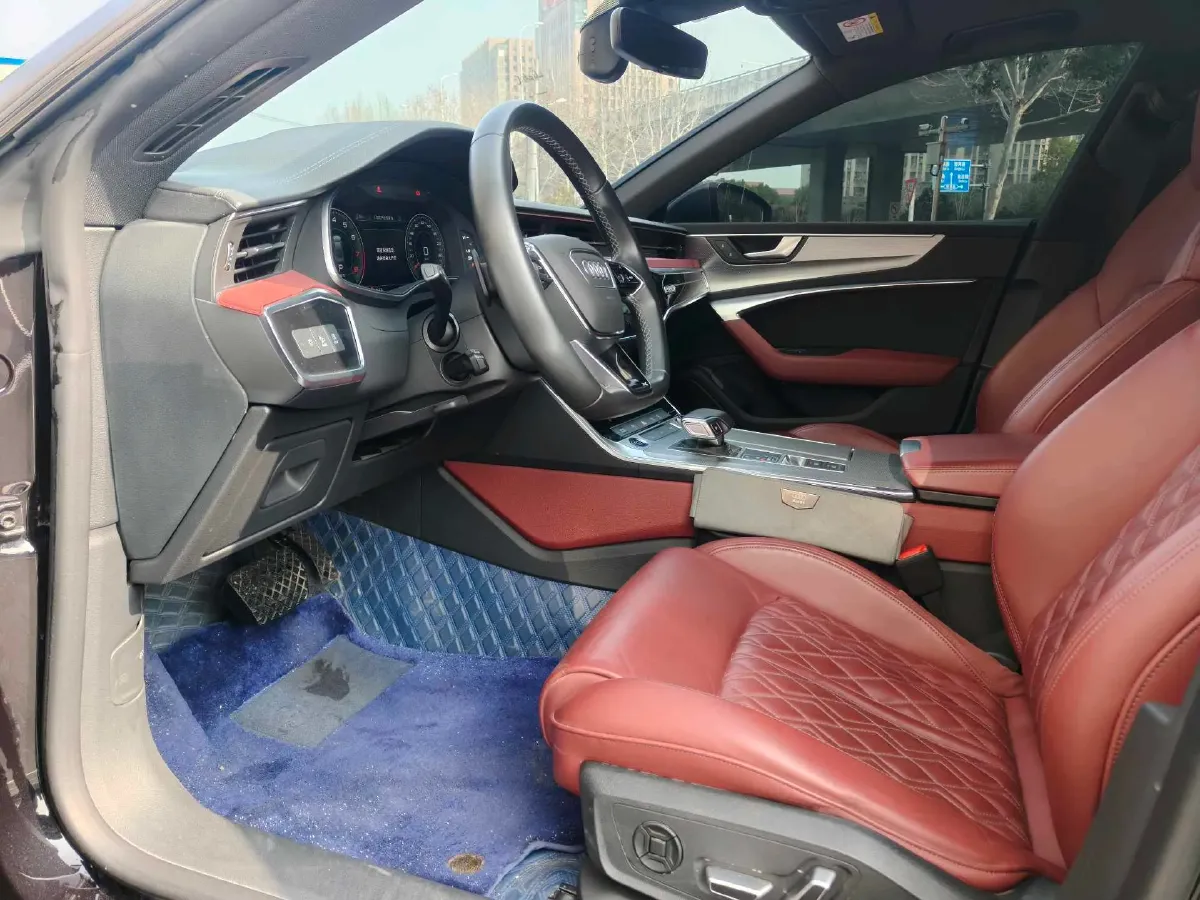 2024 Audi A7L 2.0T 245HP L4 7DCT,autocango,china used car exporter,china ev exporter,chinese used car exporter,chinese used ev exporter