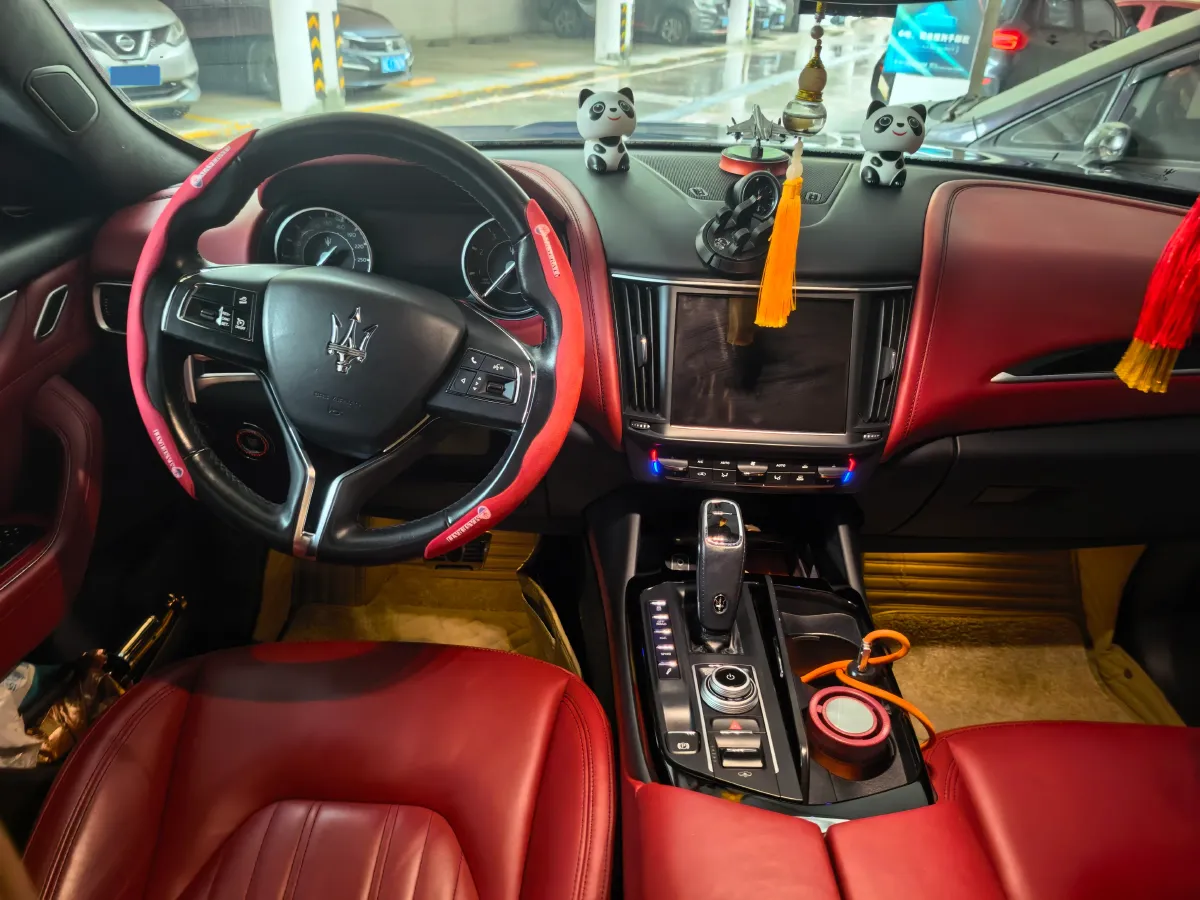 2022 Maserati Levante 2.0T 330HP L4 8AT,autocango,china used car exporter,china ev exporter,chinese used car exporter,chinese used ev exporter