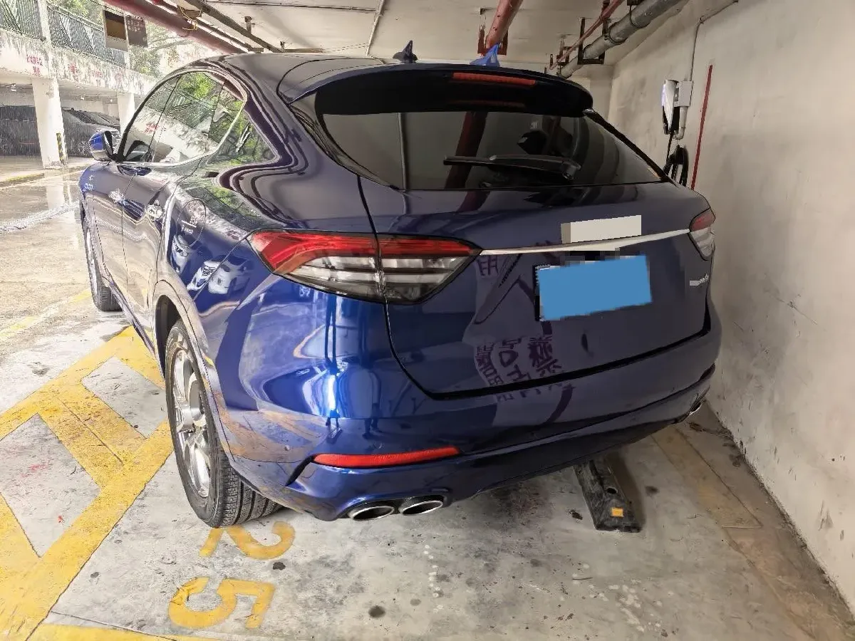 2022 Maserati Levante 2.0T 330HP L4 8AT,autocango,china used car exporter,china ev exporter,chinese used car exporter,chinese used ev exporter