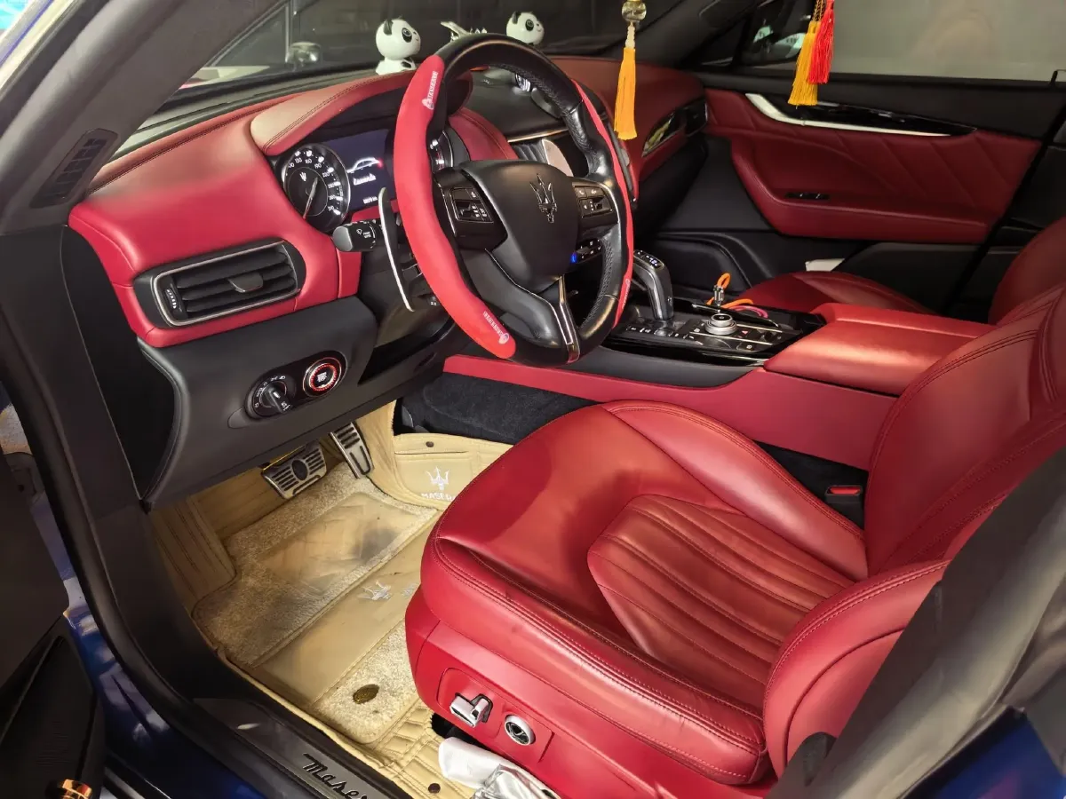 2022 Maserati Levante 2.0T 330HP L4 8AT,autocango,china used car exporter,china ev exporter,chinese used car exporter,chinese used ev exporter