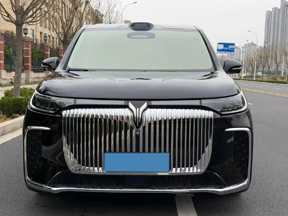 2025 Voyah Dream 1.5T 150HP L4 PHEV 41.7KWH,autocango,china used car exporter,china ev exporter,chinese used car exporter,chinese used ev exporter