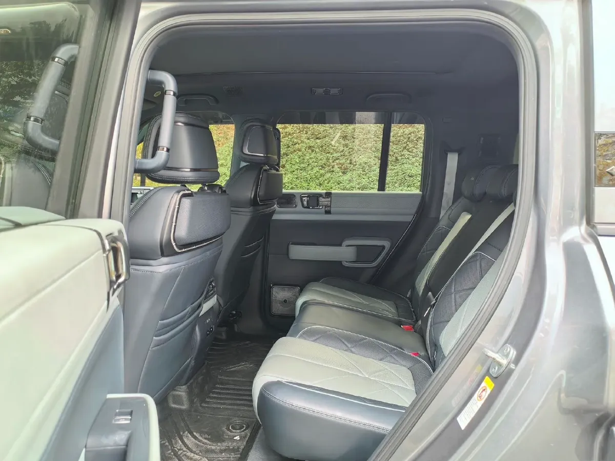 2023 FangChengBao Bao 5 1.5T 194HP L4 E-CVT PHEV 31.8KWH,autocango,china used car exporter,china ev exporter,chinese used car exporter,chinese used ev exporter