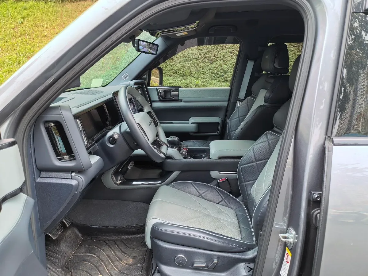 2023 FangChengBao Bao 5 1.5T 194HP L4 E-CVT PHEV 31.8KWH,autocango,china used car exporter,china ev exporter,chinese used car exporter,chinese used ev exporter