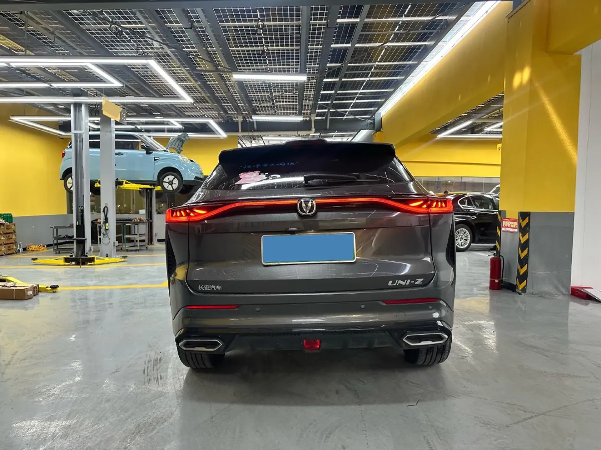 2024 ChangAn UNI-Z 1.5L 98HP L4 E-CVT PHEV 18.4KWH,autocango,china used car exporter,china ev exporter,chinese used car exporter,chinese used ev exporter