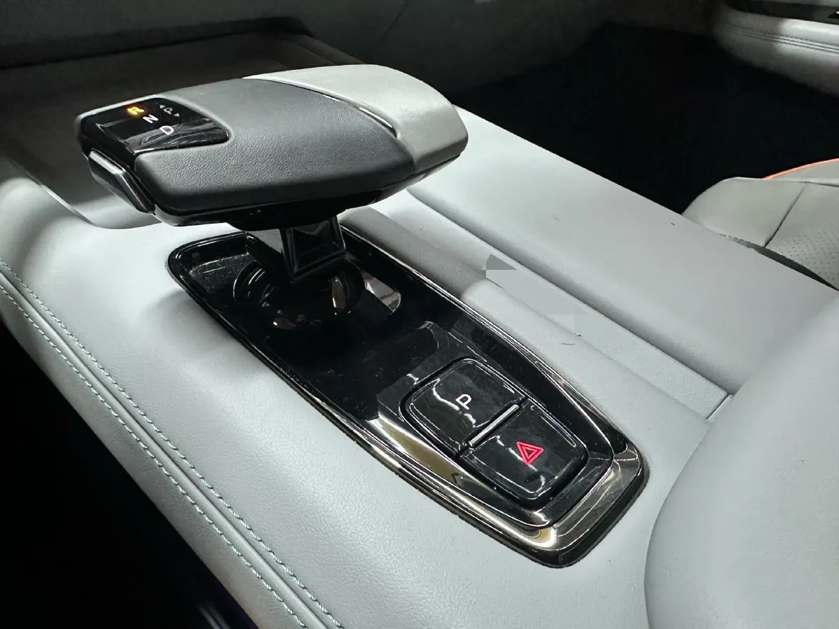 2024 ChangAn UNI-Z 1.5L 98HP L4 E-CVT PHEV 18.4KWH,autocango,china used car exporter,china ev exporter,chinese used car exporter,chinese used ev exporter