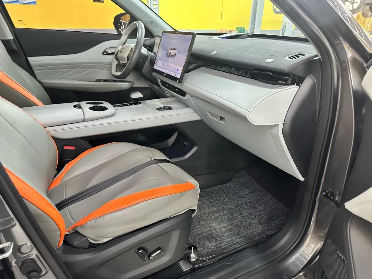 2024 ChangAn UNI-Z 1.5L 98HP L4 E-CVT PHEV 18.4KWH,autocango,china used car exporter,china ev exporter,chinese used car exporter,chinese used ev exporter