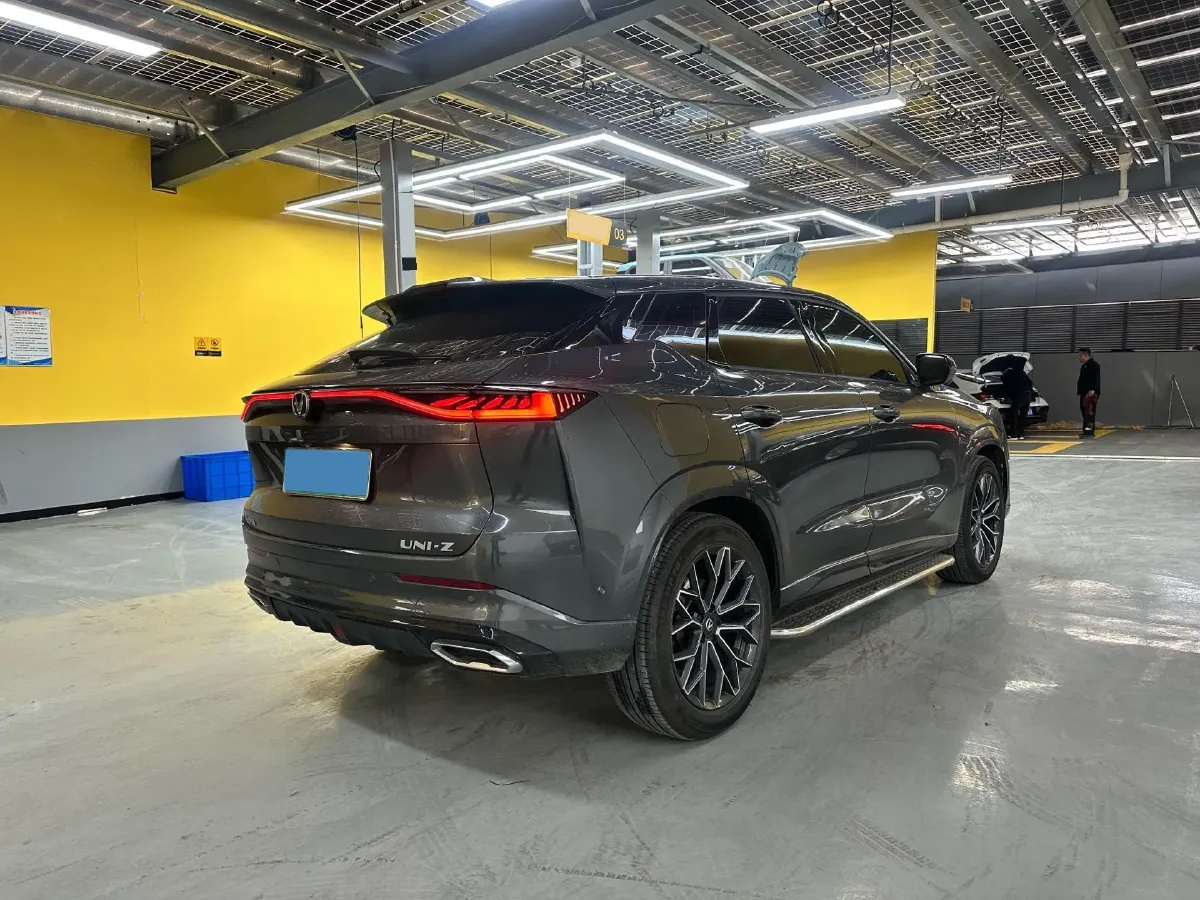 2024 ChangAn UNI-Z 1.5L 98HP L4 E-CVT PHEV 18.4KWH,autocango,china used car exporter,china ev exporter,chinese used car exporter,chinese used ev exporter